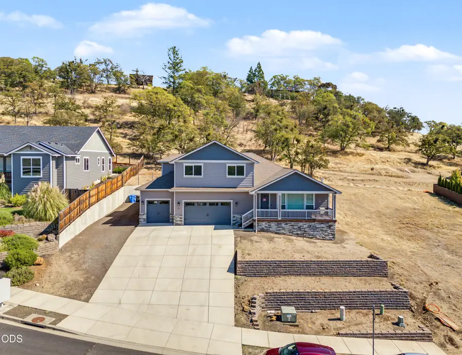 332 Avalon Terrace, Eagle Point, OR 97524 - #3