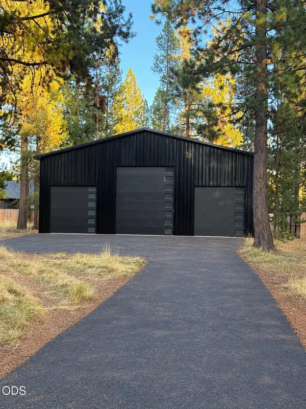 55404 Big River Drive, Bend, OR 97707