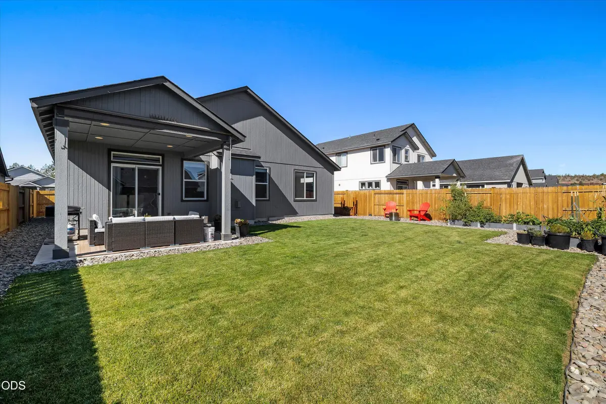 3350 NW 9th Lane, Redmond, OR 97756 - #1