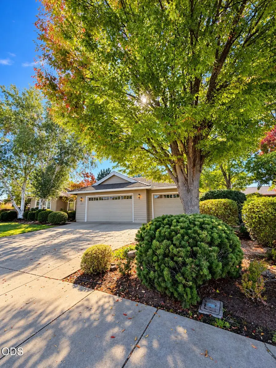 902 Mountain View Drive, Medford, OR 97504 - #2
