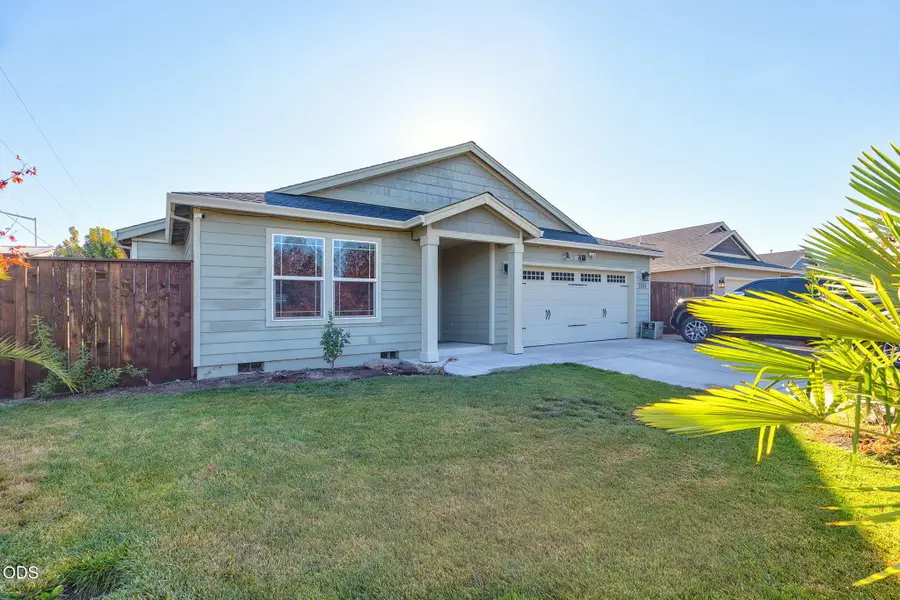 7594 27th Street, White City, OR 97503 - #3