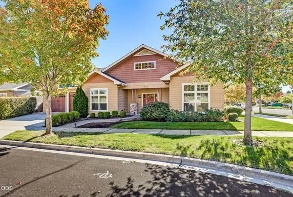 421 Stone Pointe Drive, Central Point, OR 97502