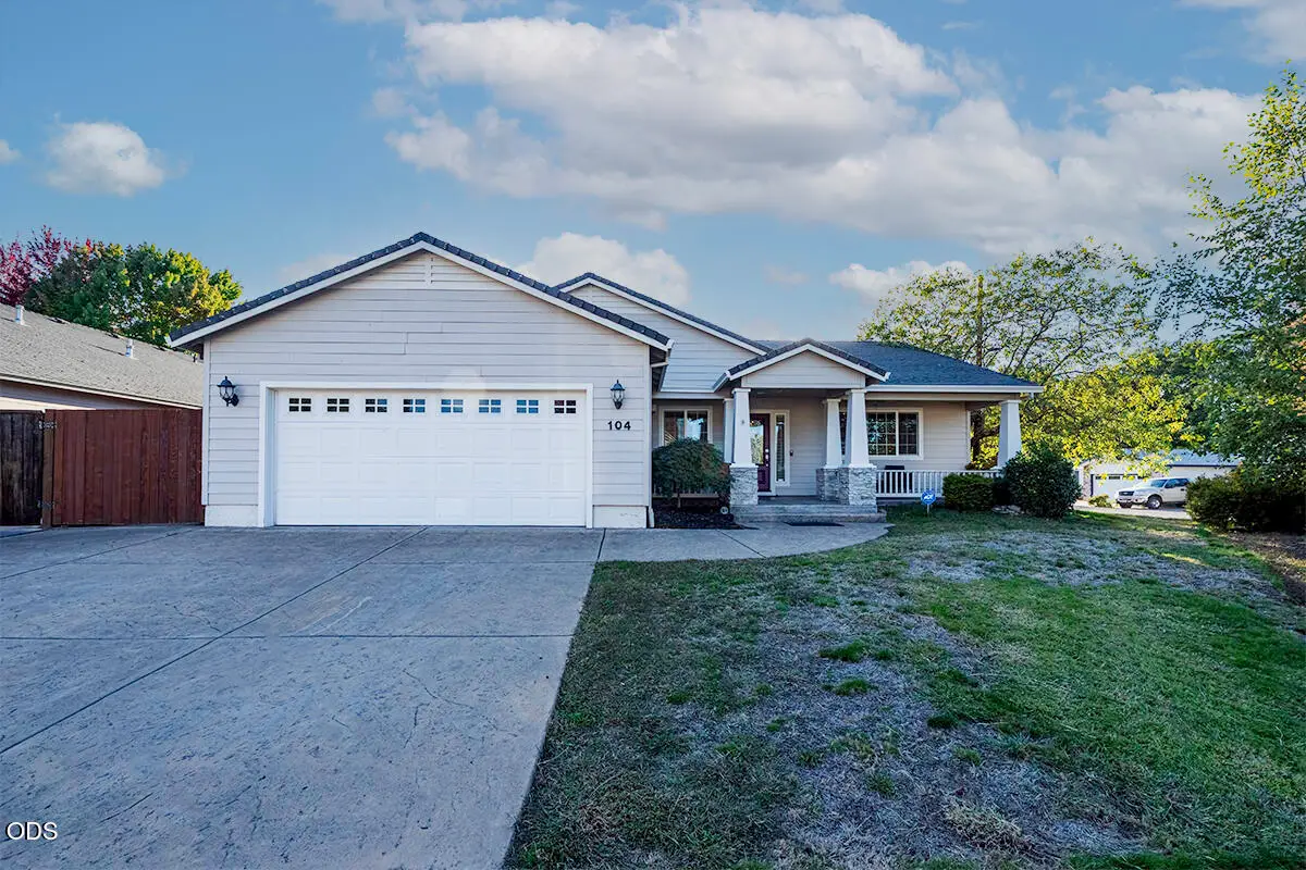 104 Glenwood Drive, Eagle Point, OR 97524 - #1