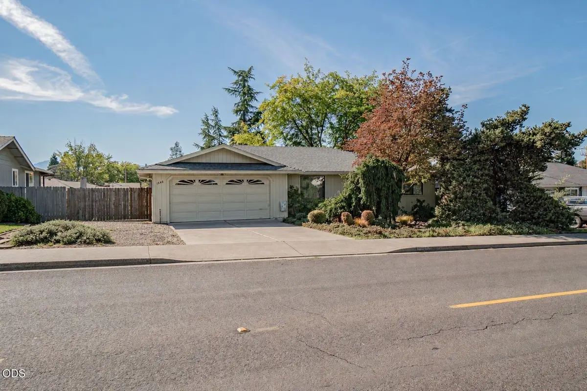 1546 Roberts Road, Medford, OR 97504 - #1