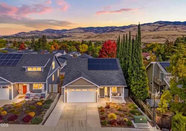 359 Otis Street, Ashland, OR 97520