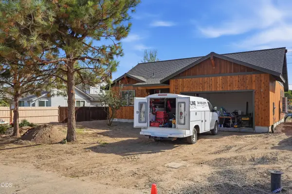 1082 NW 10th Street, Prineville, OR 97754