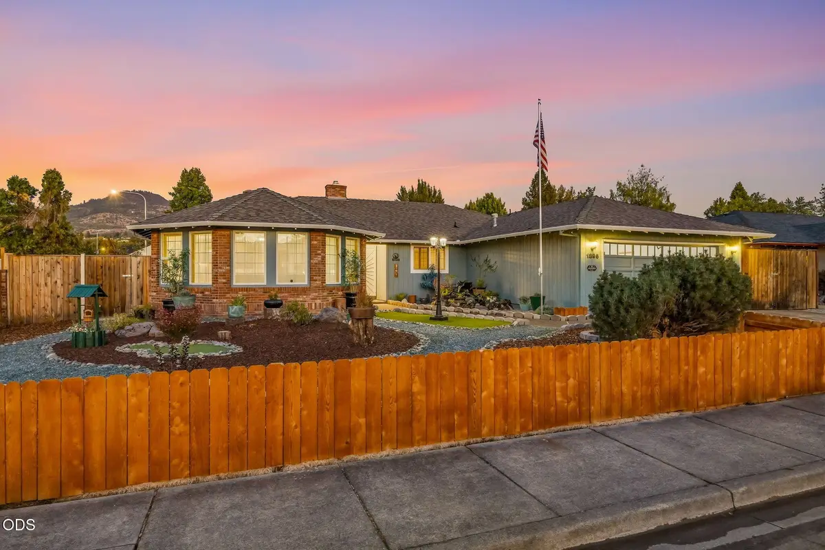1896 Canyon Avenue, Medford, OR 97504 - #1