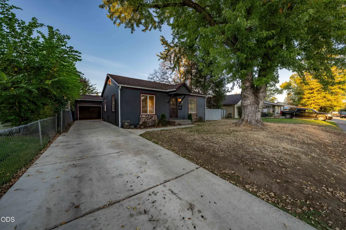 842 W 13th Street, Medford, OR 97501 - #1