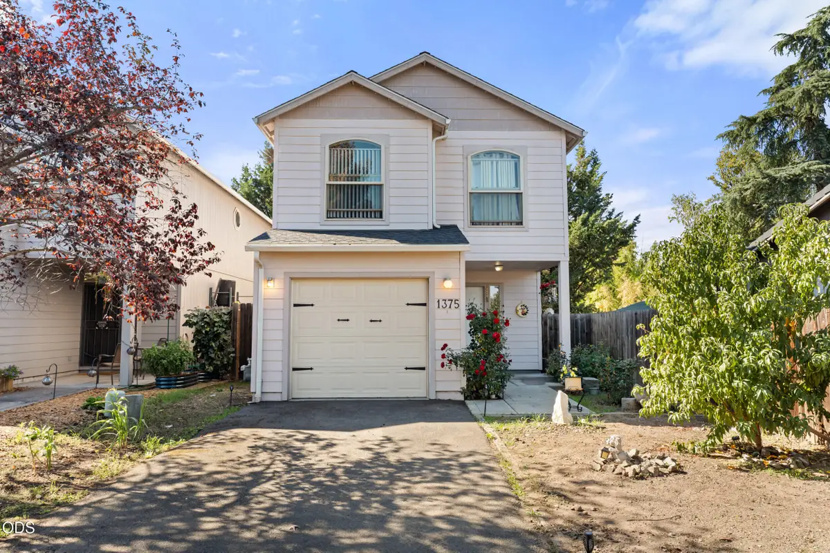 1375 Circle Wood Drive, Central Point, OR 97502 - #1