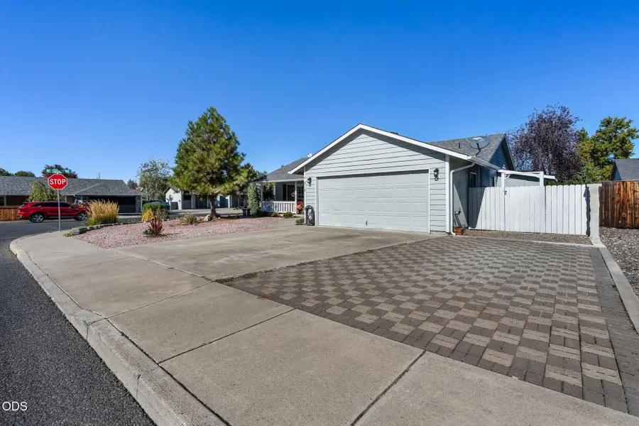 915 NE Yew Street, Prineville, OR 97754 - #2