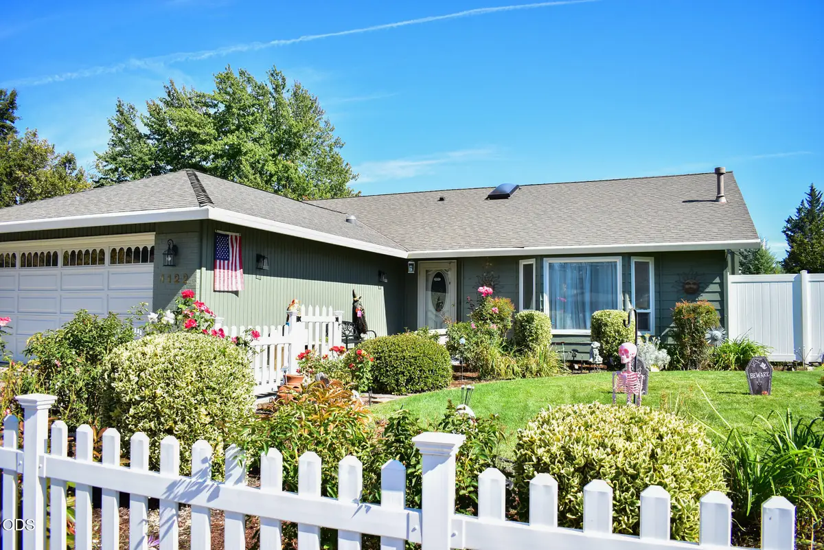 1122 Easthills Court, Medford, OR 97504 - #1