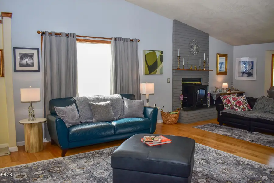 1122 Easthills Court, Medford, OR 97504 - #3