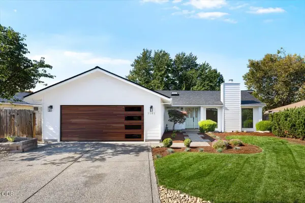 1141 N Modoc Avenue, Medford, OR 97504