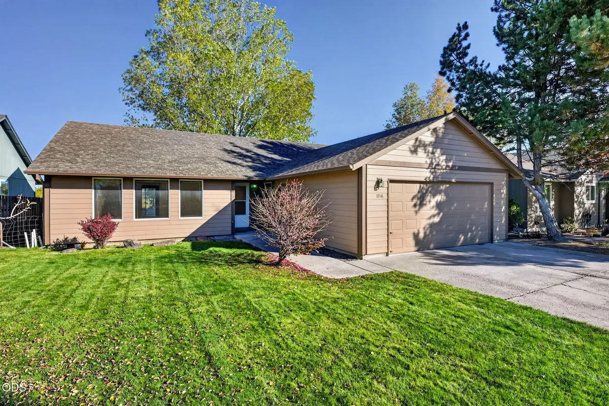 1856 NE 8th Street, Redmond, OR 97756 - #1