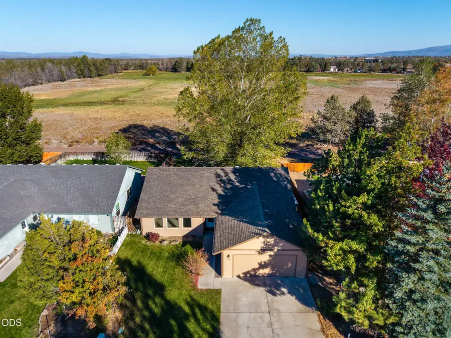 1856 NE 8th Street, Redmond, OR 97756 - #2