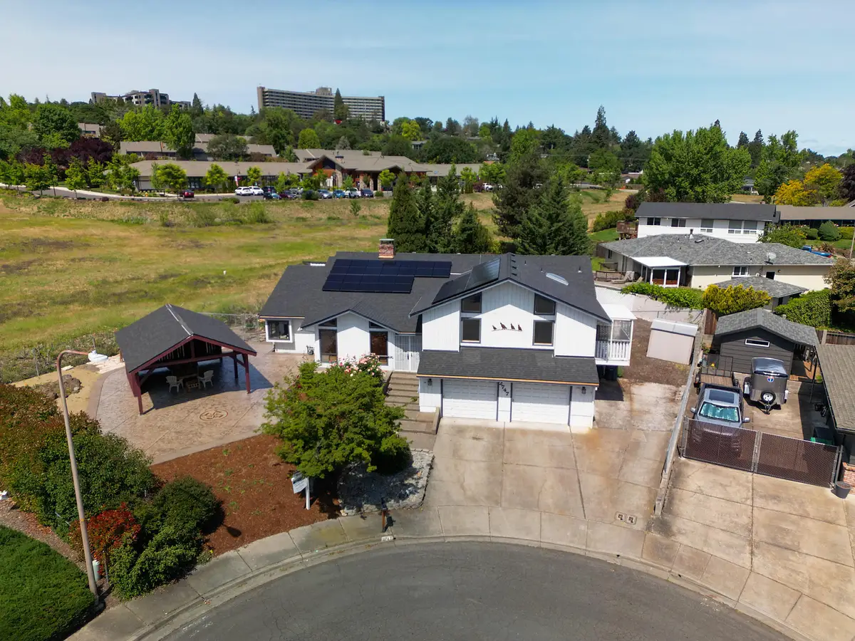 2747 Jessica Circle, Medford, OR 97504 - #1