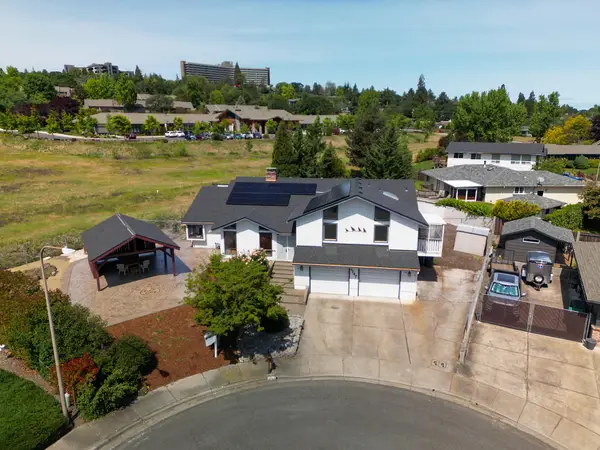 2747 Jessica Circle, Medford, OR 97504