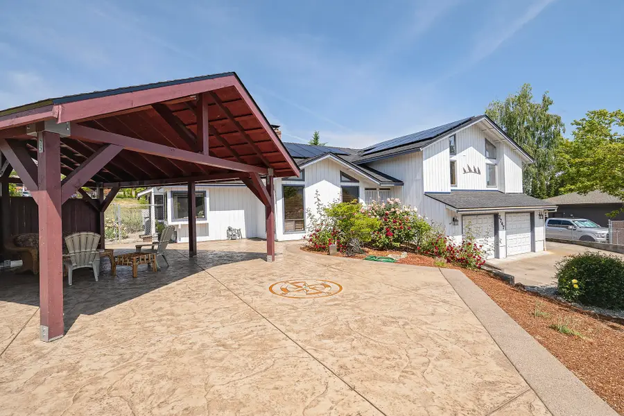 2747 Jessica Circle, Medford, OR 97504 - #3