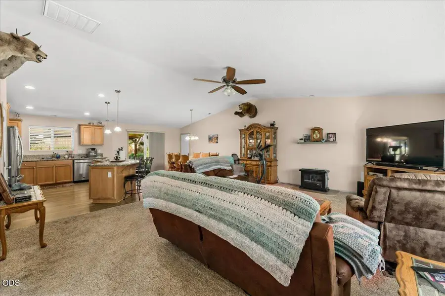 5786 Riverbanks Road, Grants Pass, OR 97527 - #3