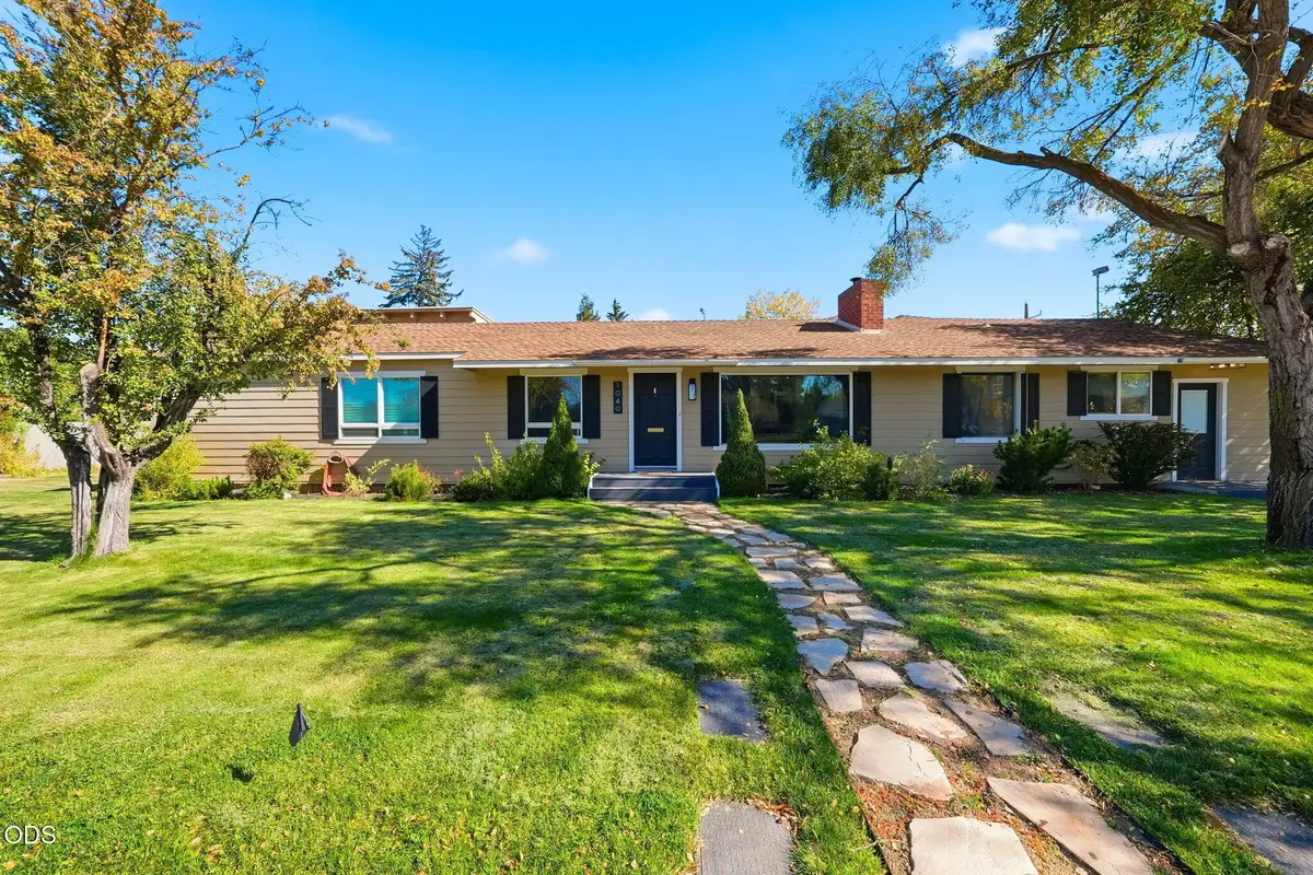 1040 SW 15th Street, Redmond, OR 97756 - #1