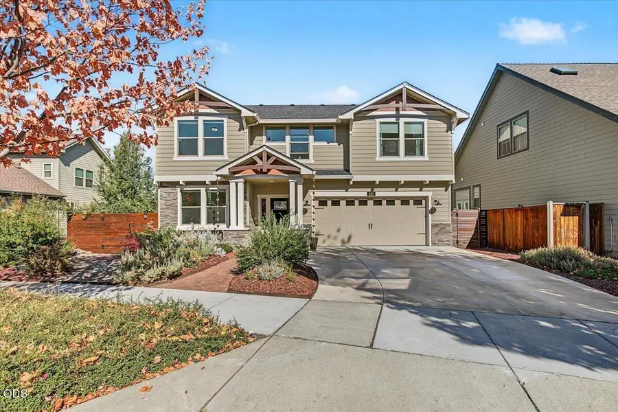 425 W Nevada Street, Ashland, OR 97520 - #2