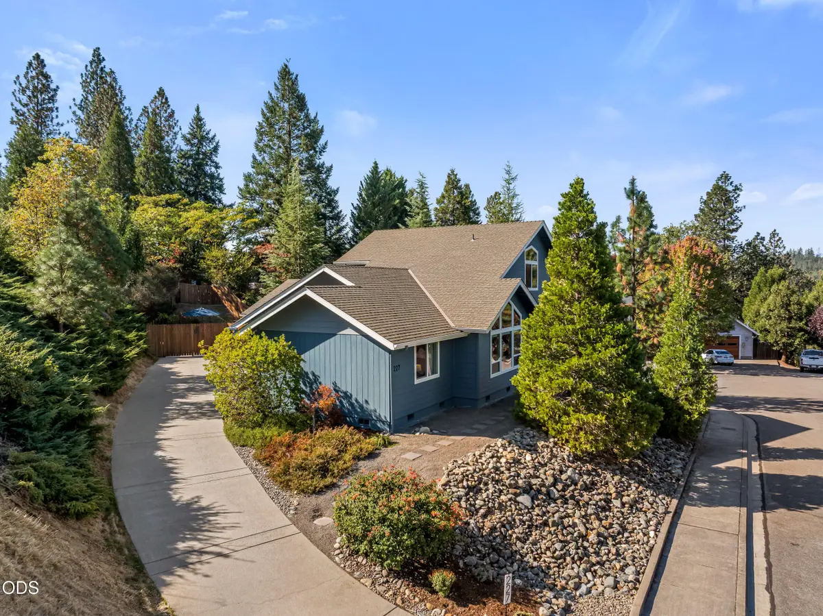 227 Sapphire Court, Grants Pass, OR 97527 - #1