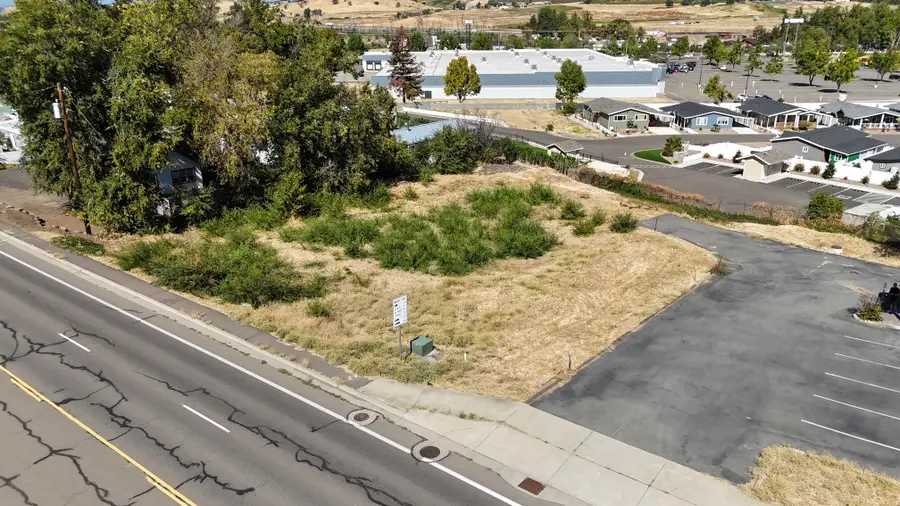311 S Pacific Highway, Talent, OR 97540 - #3