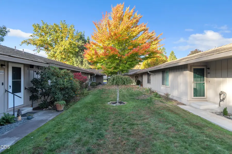 300 Shafer Ln #H2, Jacksonville, OR 97530 - #2