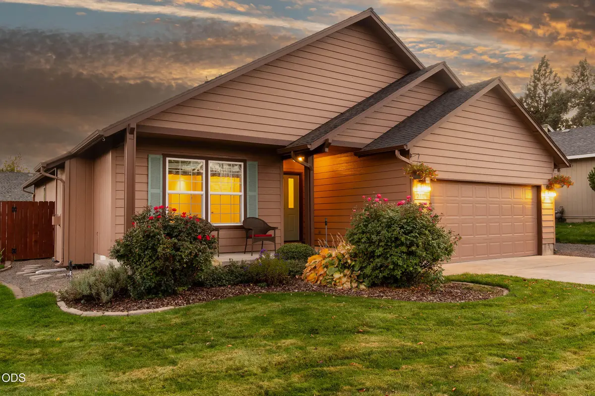 2118 SW Pumice Avenue, Redmond, OR 97756 - #1