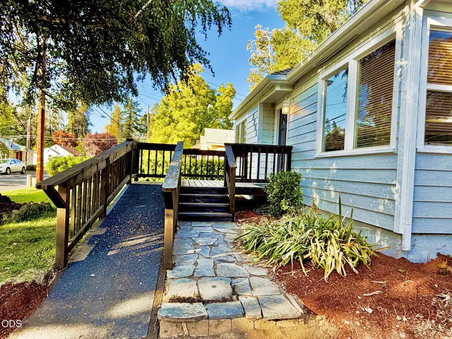 1301 SE South Park Drive, Grants Pass, OR 97527 - #2