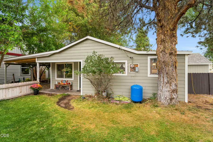 2307 SE Willowdale Lane, Prineville, OR 97754 - #2