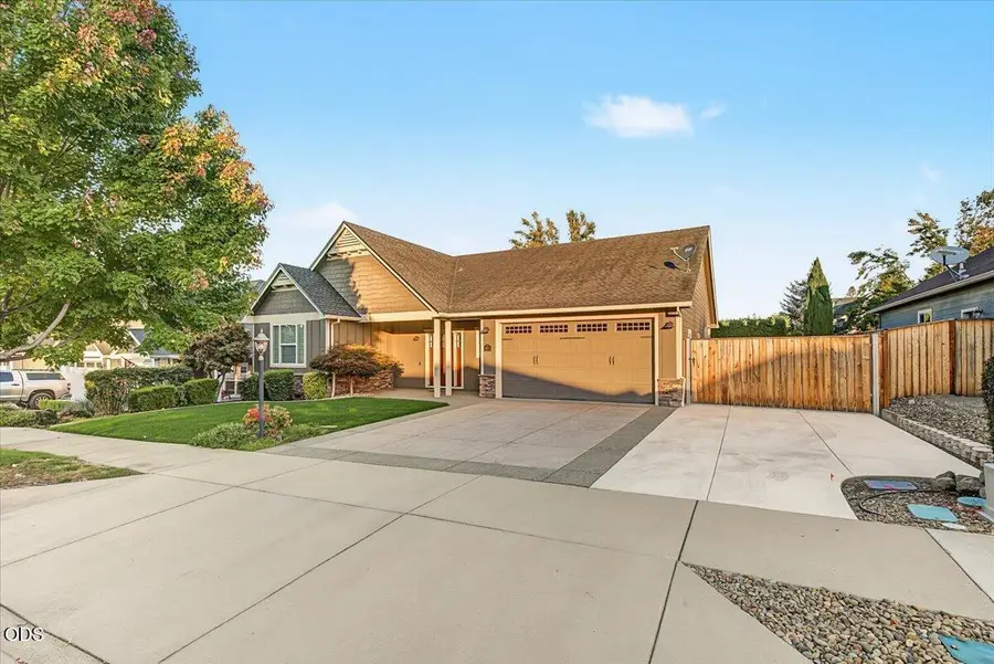 2883 Strasburg Street, Medford, OR 97504 - #2