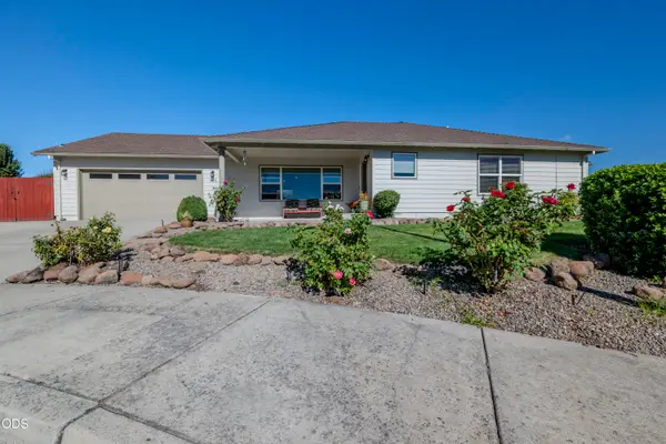 982 Jessica Court, Eagle Point, OR 97524