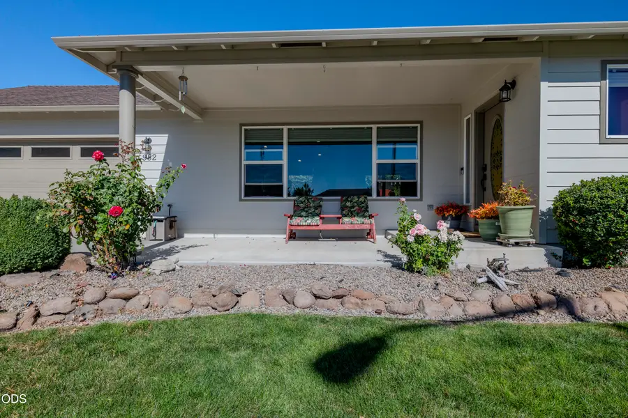 982 Jessica Court, Eagle Point, OR 97524 - #2