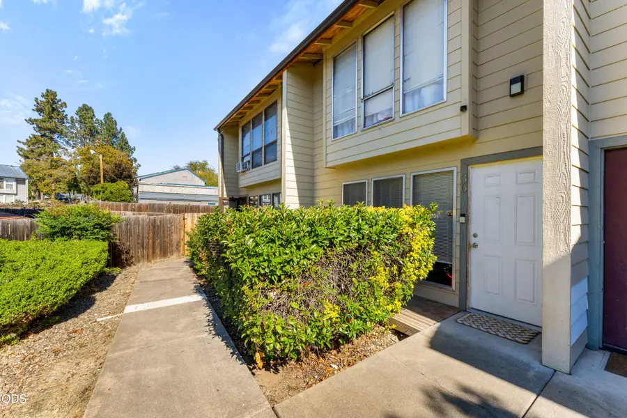 1800 Crater Lake Avenue #36, Medford, OR 97504 - #2