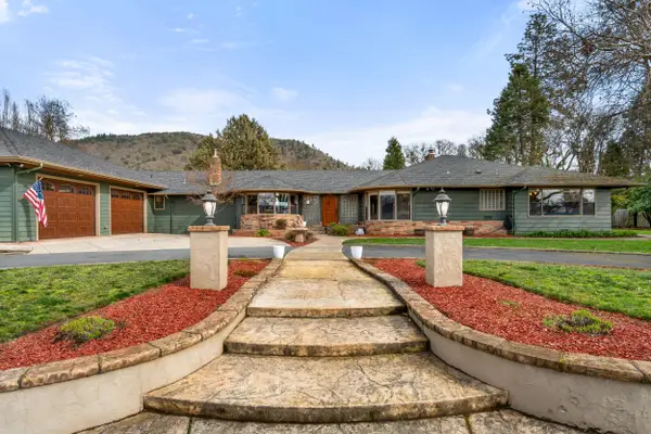 1117 NE Memorial Drive, Grants Pass, OR 97526
