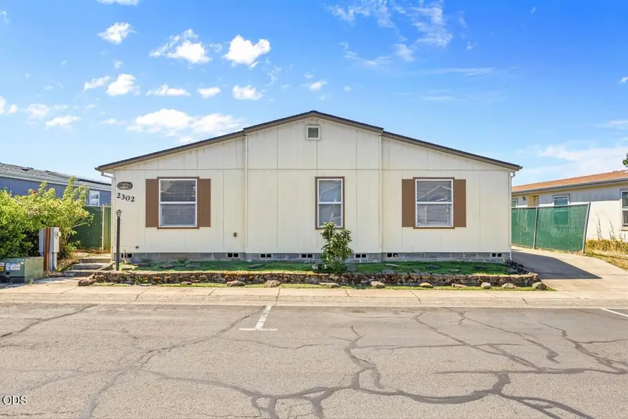 2302 Lara Lane, Central Point, OR 97502 - #2