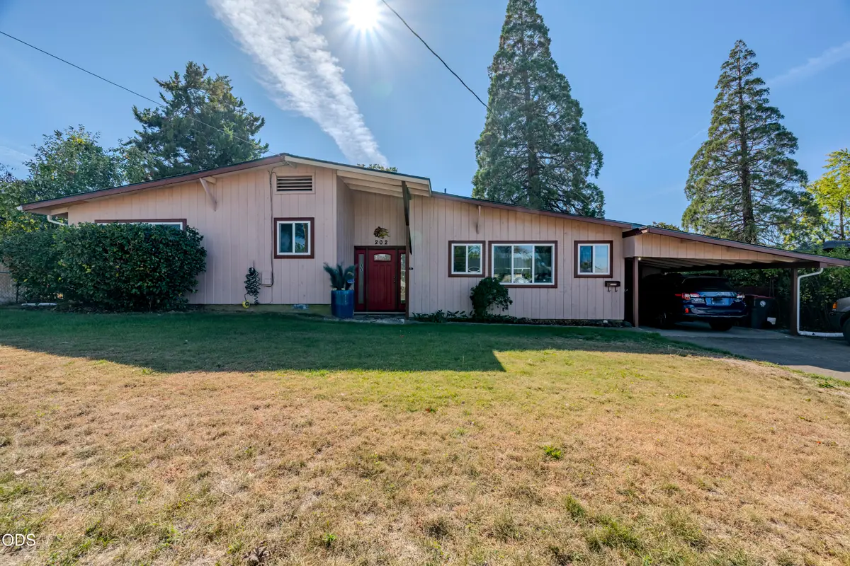 202 Kings Way, Central Point, OR 97502 - #1