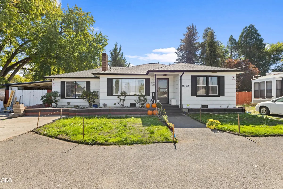 833 Beall Lane, Medford, OR 97502 - #1