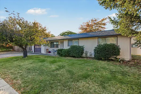299 Loto Street, Eagle Point, OR 97524