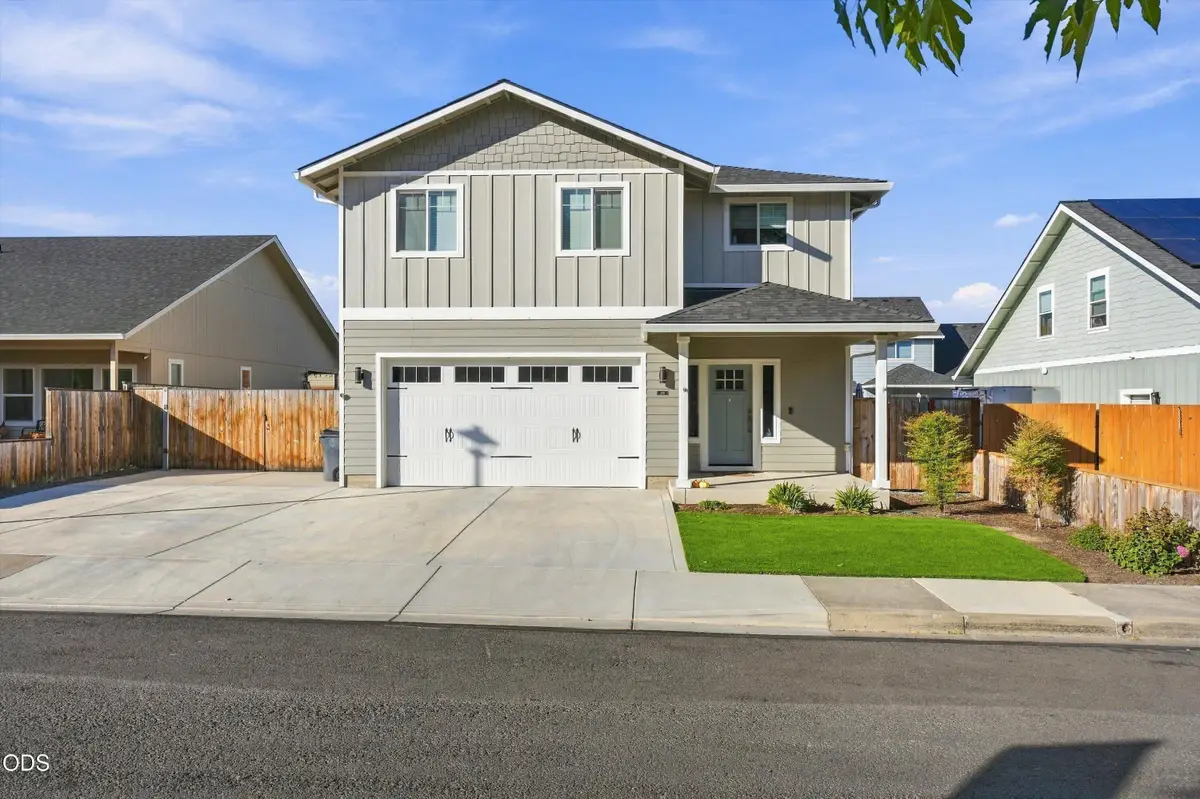 213 Samuel Lane Loop Road, Phoenix, OR 97535 - #1