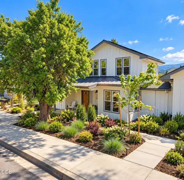 158 N Mountain Avenue, Ashland, OR 97520