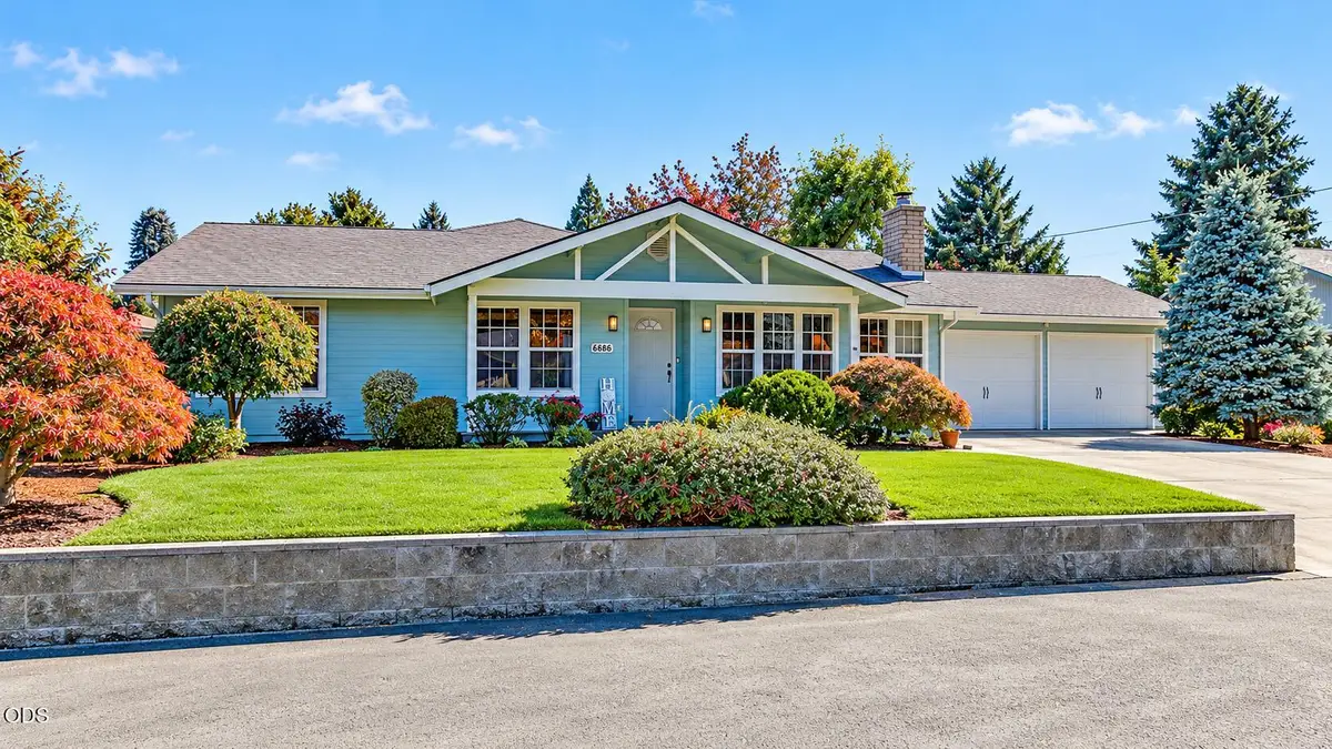 5358 Raymond Way, Central Point, OR 97502 - #1