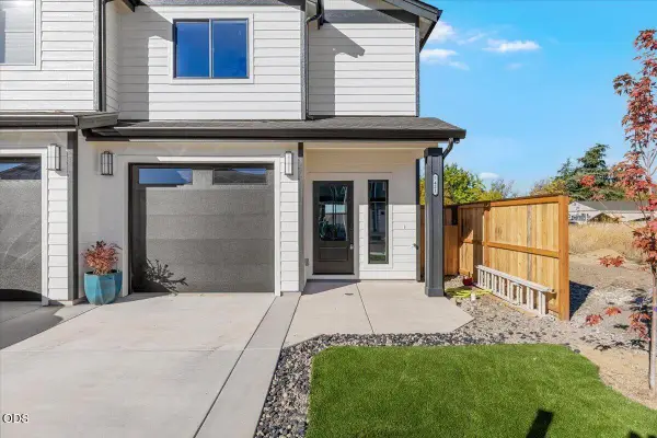 7421 Denman Court, White City, OR 97503