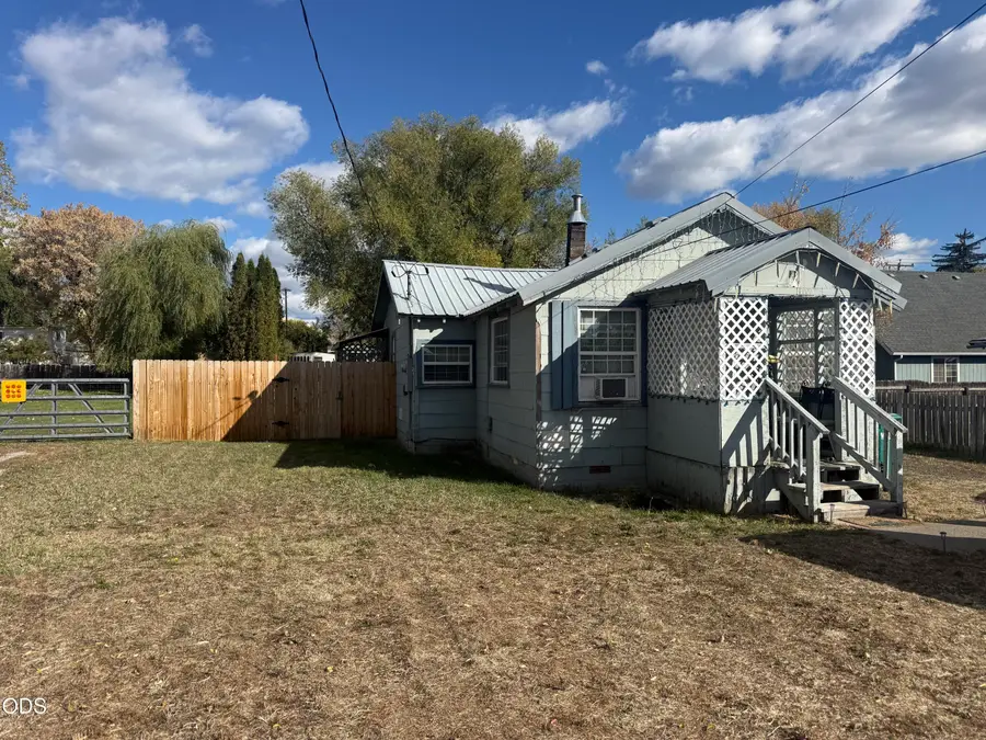 2025 Fargo Street, Klamath Falls, OR 97603 - #2