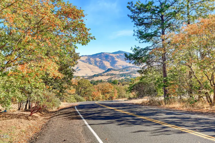 160 Timberlake Drive, Ashland, OR 97520 - #3