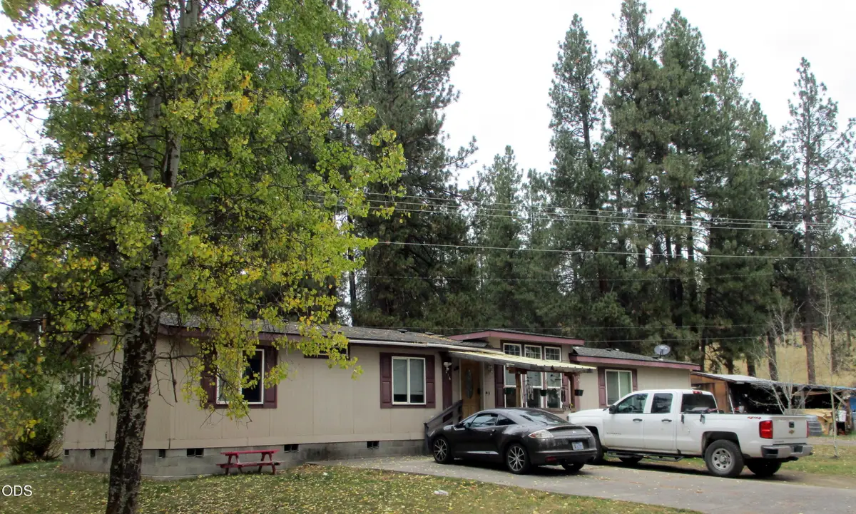 216 N Lalakes Avenue, Chiloquin, OR 97624 - #1