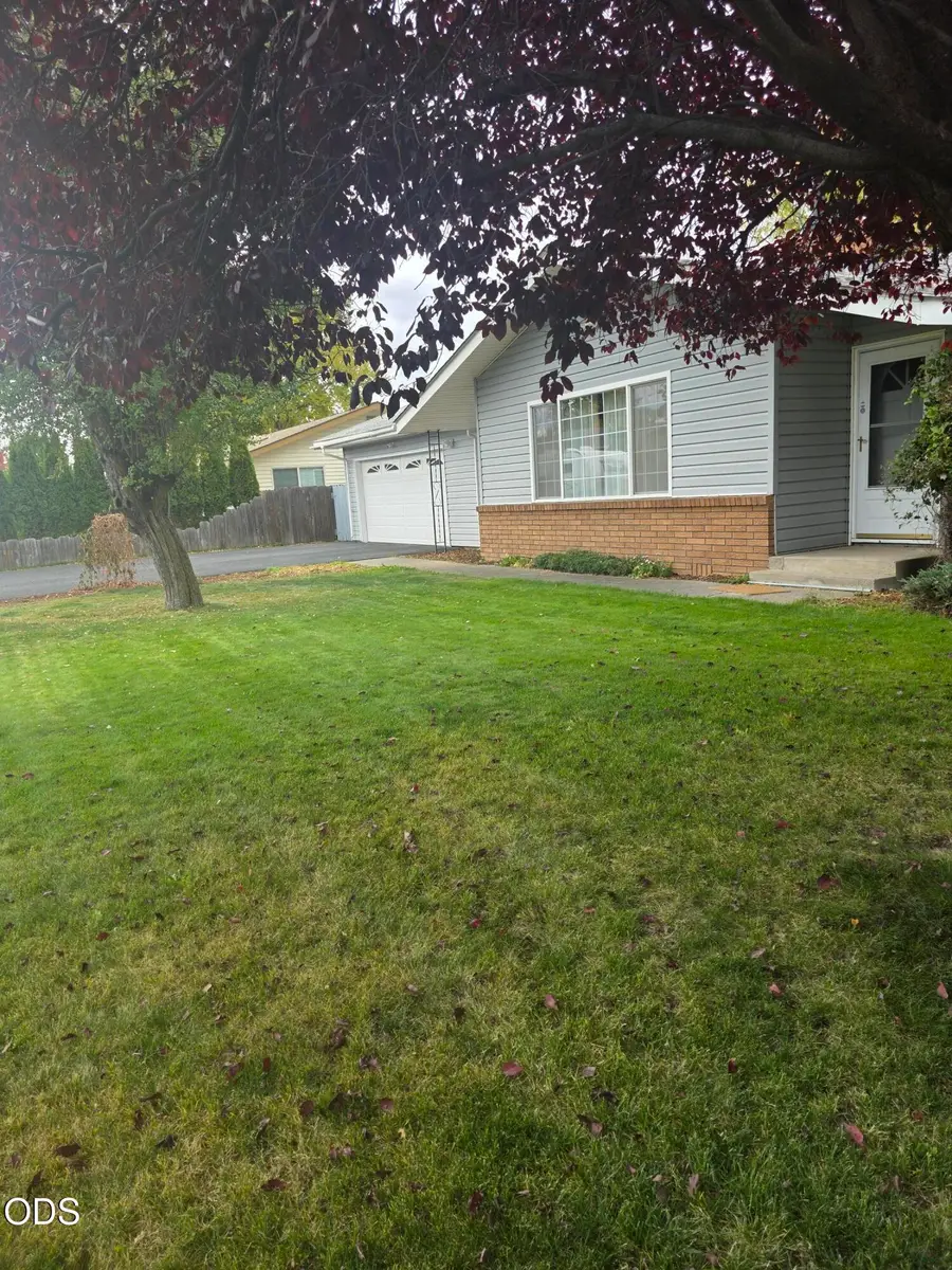 3206 Raymond Street, Klamath Falls, OR 97603 - #2