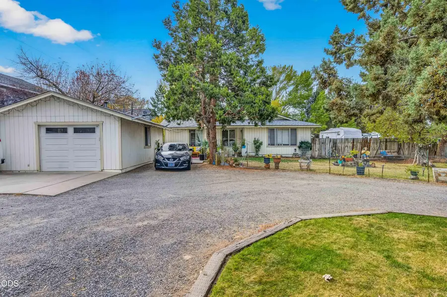 2620 SW Yew Avenue, Redmond, OR 97756 - #3