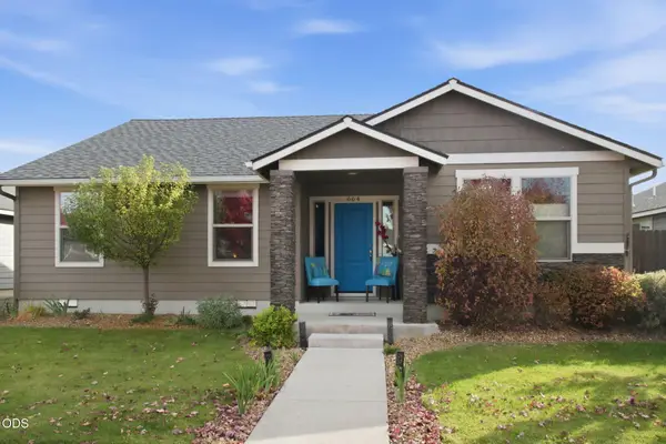 664 NW 27th Street, Redmond, OR 97756